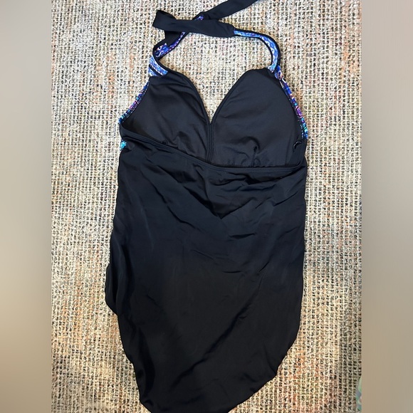 Aqua Green One Piece Swimsuit Size Large - Picture 2 of 3